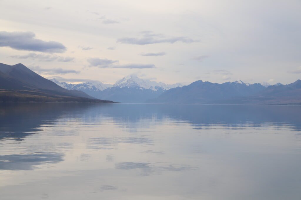 Lake Punakaiki avec vue sur Aoraki/Mount Cook